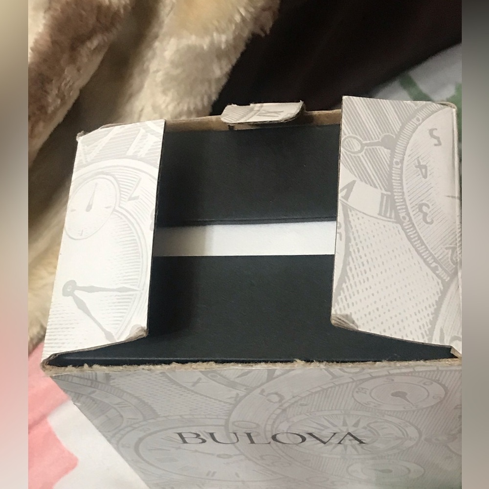 Bulova Diamond Shape Clock - Picture 5 of 5